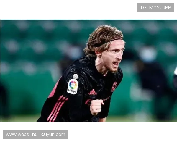 埃尔切的逼抢策略如何瓦解银河战舰？